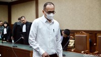 Jaksa dalam persidangan di Pengadilan Tipikor Jakarta, Jalan Bungur Raya, Jakpus, Senin (11/12/2023), mengatakan menjatuhkan pidana terhadap Terdakwa Rafael Alun berupa pidana 14 tahun penjara.