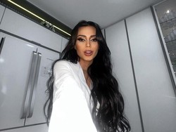 Setelah Neymar, Model Seksi Ini Mengaku Digoda Lionel Messi Lewat DM