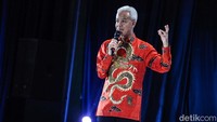 Ganjar mencontohkan belum siapnya SDM di kawasan industri Batang, Jawa Tengah. Karena itu, pemerintah bertugas untuk menyiapkan SDM. Mulai dari menyediakan pelatihan sampai membangun sekolah.