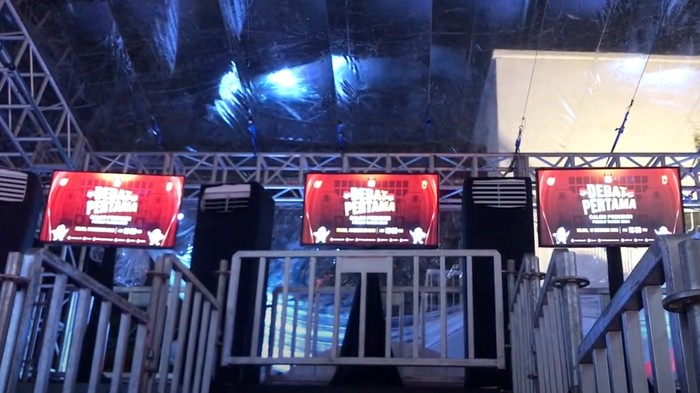 Intip Persiapan Panggung Debat Capres Pemilu 2024