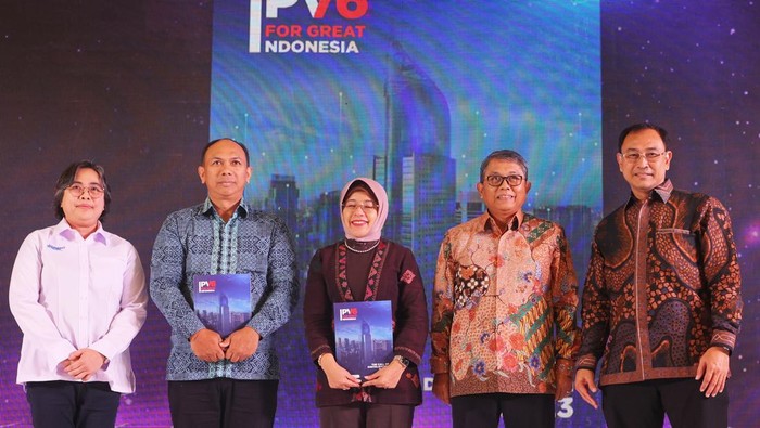 IoT Summit digelar oleh Asosiasi Internet of Things Indonesia (ASIOTI) bersama dengan Direktorat Pengendalian Pos dan Informatika, Kemenkominfo guna menerapkan IPv6.