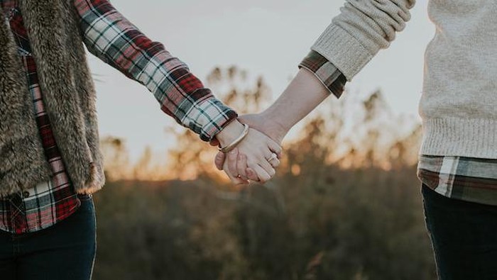 Jatuh cinta, pasangan romantis.