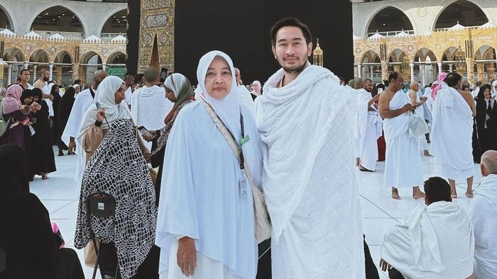 Jeje umumkan ibunda meninggal dunia.