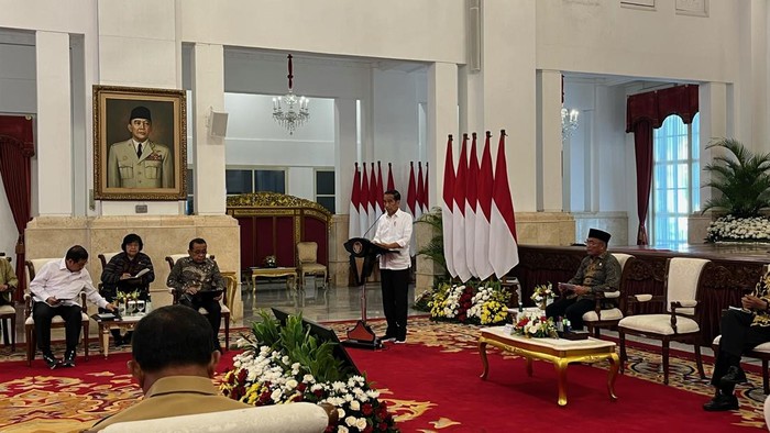 Jokowi di rapat kabinet bahas Natal dan Tahun Baru (Eva/detikcom)