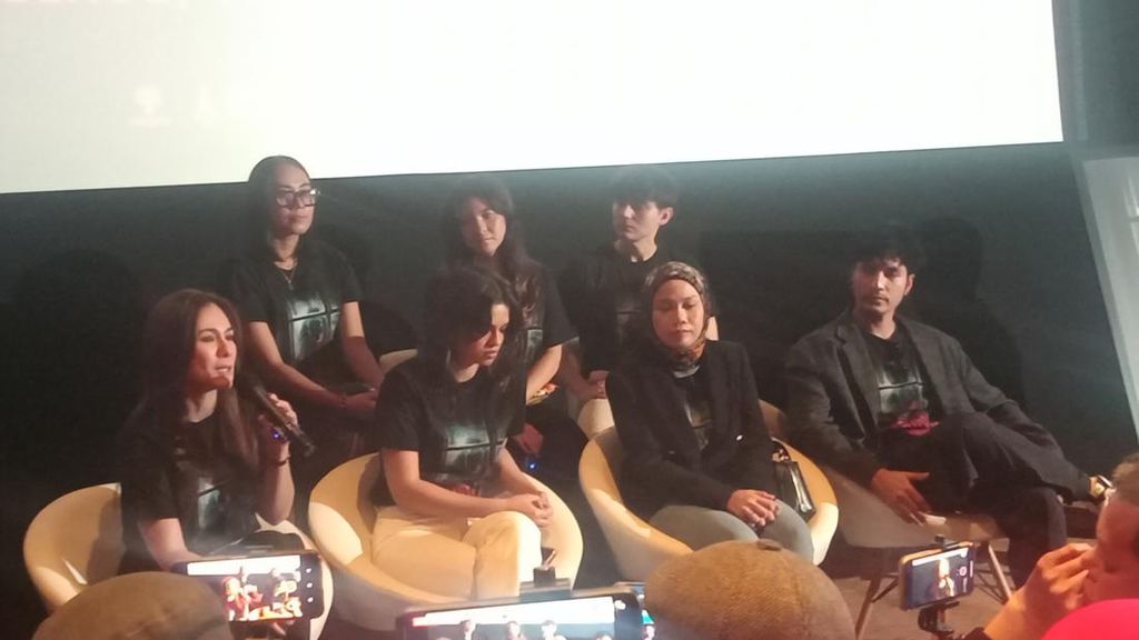 Wulan Guritno Jadi Hantu Badan Tanpa Kepala di Film Horor Hanung Bramantyo