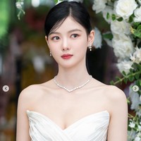 Drama komedi romantis itu mengikuti kisah cinta Kim Yoo Jung sebagai pewaris konglomerat. Suatu hari, dia menyerap kekuatan Song Kang sebagai iblis, hingga mengharuskan mereka untuk menikah. Foto: dok. Awesome Entertainment