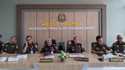 Konferensi pers Kejati NTB di Mataram, Senin (11/12/2023).