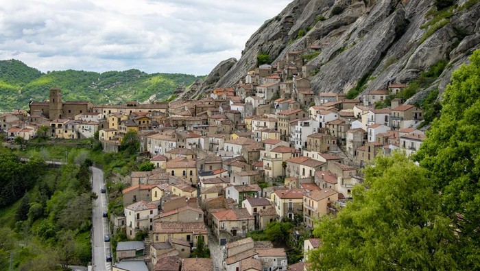 Kota Pietrapertosa di Italia