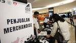 Lenggak-lenggok Model Peragakan Merchandise Ganjar-Mahfud