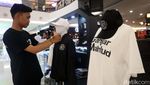 Lenggak-lenggok Model Peragakan Merchandise Ganjar-Mahfud