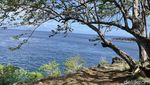 Memandang Laut dari Ketinggian di Bukit Asah, Cantiknya Kelewatan!