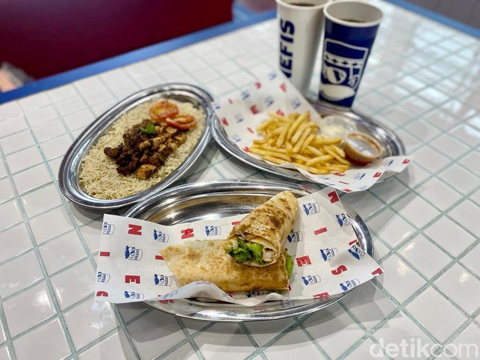 Nefis Kebab House: Uniknya Iskender Kebab khas Turki dengan Butter Rice