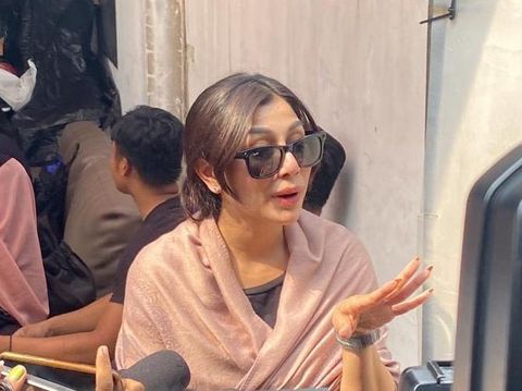 Nisya Ahmad melayat ke rumah duka ibu Jeje Govinda.