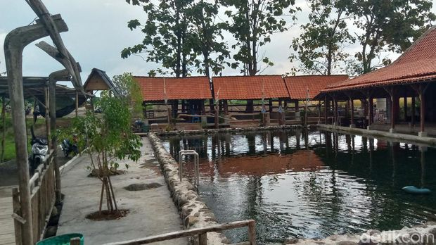 Objek wisata air Umbul Manten di Desa Sidowayah, Kecamatan Polanharjo, Klaten. Foto diunggah pada Senin (11/12/2023).