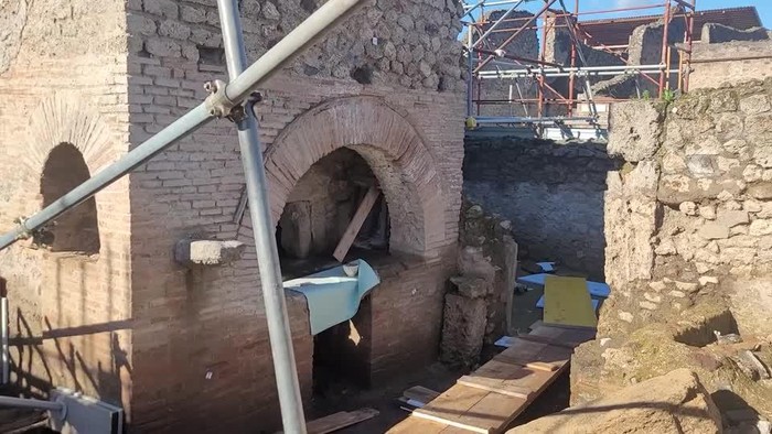 Penampakan Toko Roti Kuno Lokasi Perbudakan Manusia di Kota Pompeii A view shows a