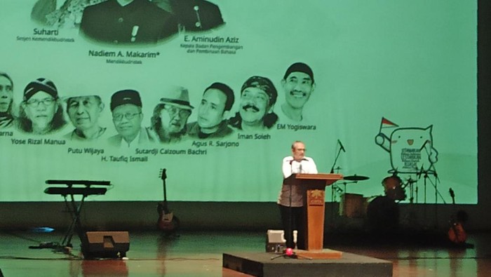 Pentas Karya Komunitas Sastra yang digelar Badan Bahasa di Taman Ismail Marzuki Pentas Karya Komunitas Sastra yang digelar Badan Bahasa di Taman Ismail Marzuki