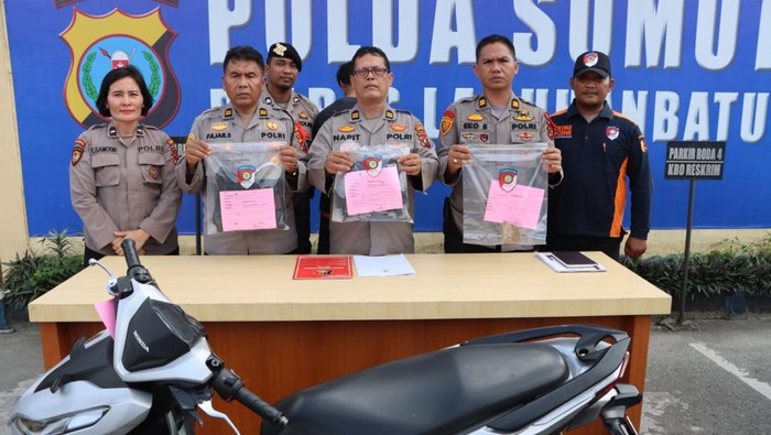 Polres Labuhanbatu saat merilis kasus pelemparan batu ke korban Irgi. (Foto: dok Polres Labuhanbatu).