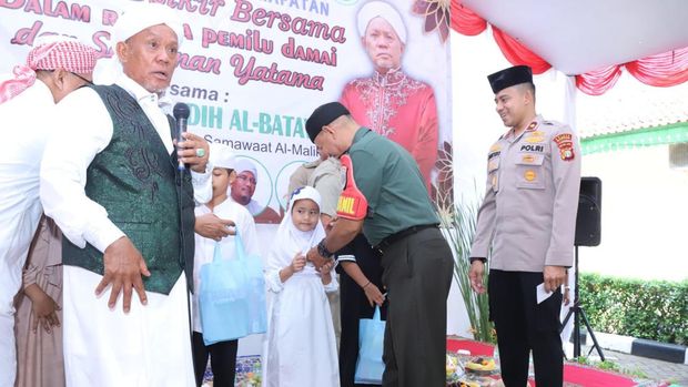 Polsek Mampang Prapatan menggelar doa dan dzikir menjelang Pemilu 2024.