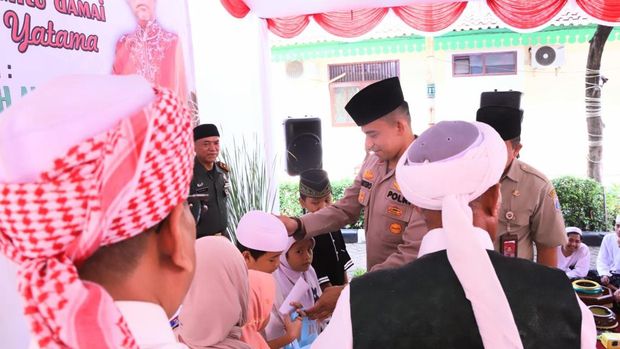 Polsek Mampang Prapatan menggelar doa dan dzikir menjelang Pemilu 2024.
