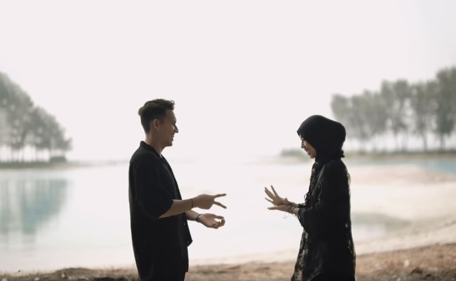 Pesepakbola Egy Maulana resmi menikahi putri alm Ustadz Jefri Al Buchori, Adiba Khanza pada Minggu (11/12/2023. Sebelumnya Adiba dan Egy membuat video pranikah atau prewedding yang manis tanpa saling bersentuhan. Foto: instagram.com/antzcreator