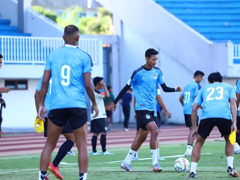 Latihan PSIM Jogja jelang menghadapi Nusantara United di Stadion Mandala Krida, Senin (11/12/2023).
