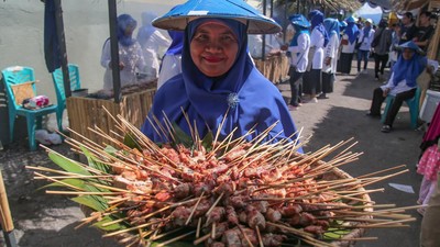 26.000 Tusuk Sate Ikan Tuna Pecahkan Rekor MURI
