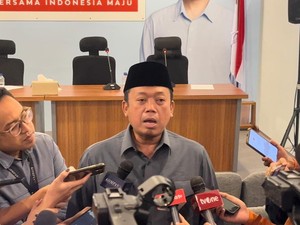 Nusron Bela Aksi Gibran ke Mahfud: Kalau Melecehkan Masa Cium Tangan