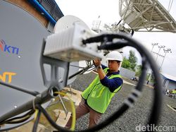 FOTO: Stasiun Kendali Bumi Satria-1 yang Bakal Muluskan Tol Langit