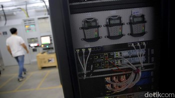 Pemerataan akses internet menjadi salah satu hal yang sedang digenjot oleh pemerintah. Tujuannya untuk mempermudah konektivitas di seluruh wilayah Indonesia. Akses internet dan teknologi informasi yang memadai akan memberikan dampak yang signifikan bagi warga desa dan di pedalaman.