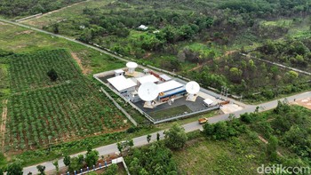 Operasional Satria-1 ini tak terlepas dari keberadaan dua stasiun kendali yang ada di bumi, salah satunya yang berlokasi di Banjarbaru, Kalimantan Selatan.
