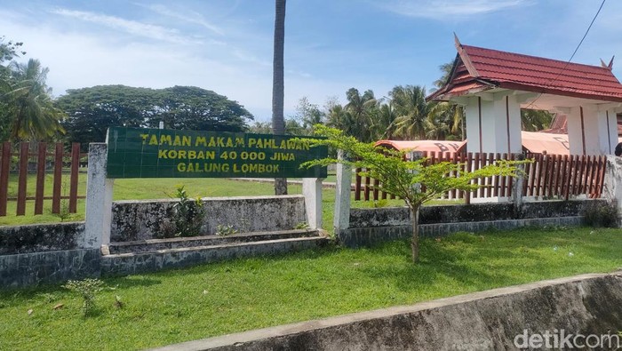 Taman Makam Pahlawan Korban 40.000 Jiwa di Polman, Sulbar.