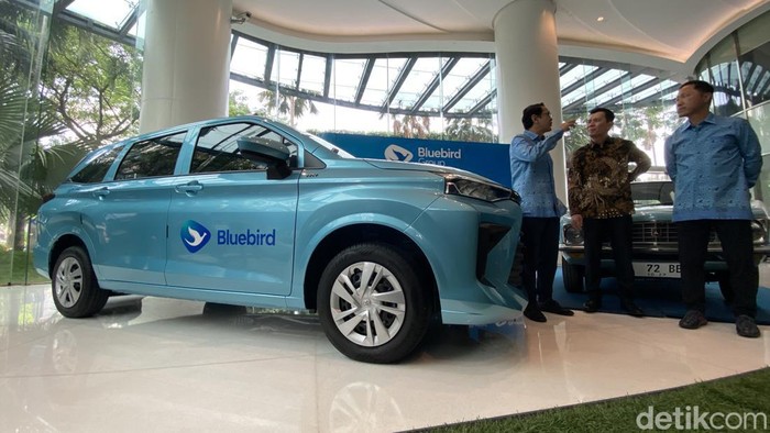 Transmover baru armada Bluebird