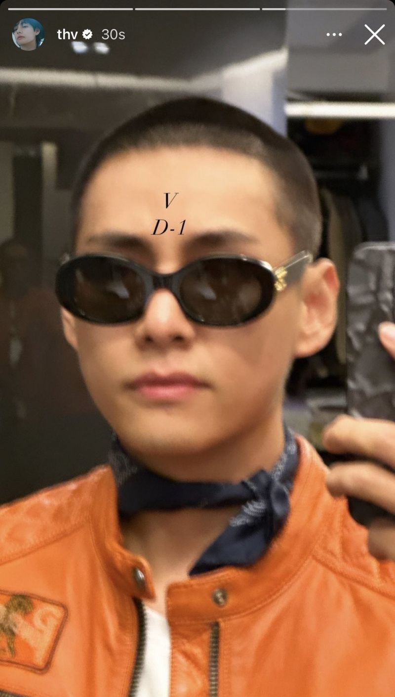 V BTS pamer rambut plontos jelang keberangkatan wajib militer V BTS pamer rambut plontos jelang keberangkatan wajib militer