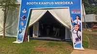 Tak hanya gelar karya, ada juga Pasar Senggol yang menyajikan hasil wirausaha dari siswa dan mahasiswa vokasi kampus di Indonesia serta bagian Booth Kampus Merdeka. Acara ini masih dibuka hingga tanggal 12 Desember 2023, jangan lupa datang ya detikers! Foto: (Devita Savitri/detikcom)
