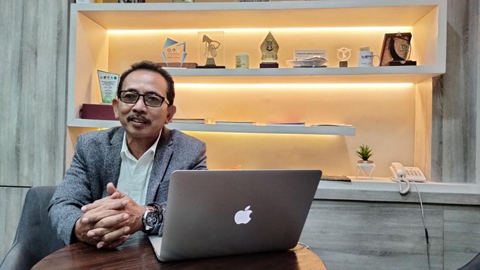 Wakil Ketua DPRD Kota Surabaya AH Thony