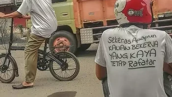 Percuma, masih kayaan Rafathar! Foto: Instagram/meme.wkwk