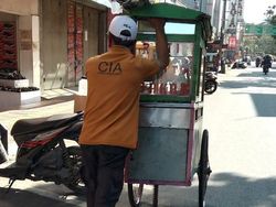 Tulisan Kocak di Kaos Bikin Ngakak dan Geleng-geleng