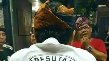 Persatuan Suami Takut Istri. Kira-kira anggotanya ada berapa, ya? Foto: Instagram/lawakbalicoy