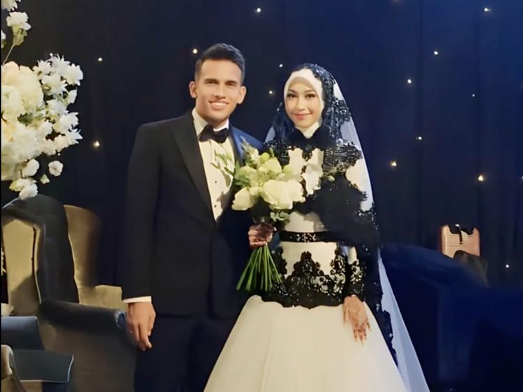 5 Gaya Adiba Khanza Pakai Gaun Pengantin Hitam-Putih Karya Ivan Gunawan