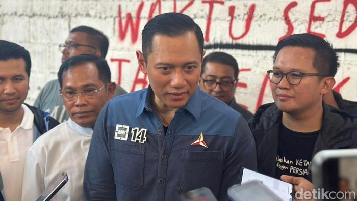 AHY di Surabaya