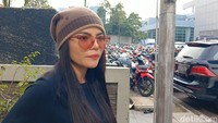 Cerita Dinar Candy Kena Razia Lagi Nge-Dj, Ngumpet di Balik Meja