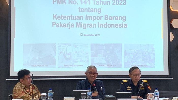 Direktur Jenderal Bea Cukai Askolani dalam media briefing di Kementerian Keuangan, Jakarta Pusat, Selasa (12/12/2023).