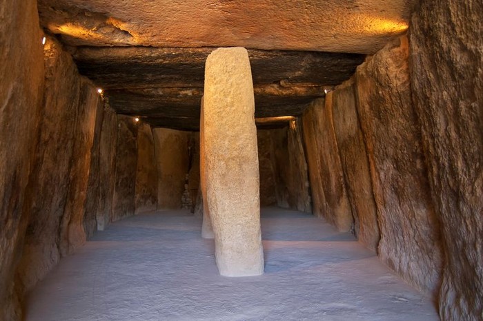 Dolmen Menga, pemakaman zaman batu yang ada di Spanyol