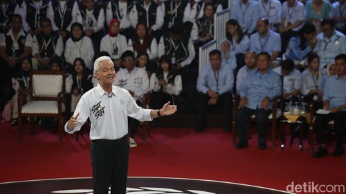 Foto-foto Ganjar Paparkan Visi Misi di Debat Pilpres 2024