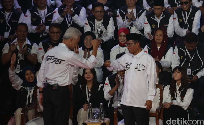Foto-foto Ganjar Paparkan Visi Misi di Debat Pilpres 2024