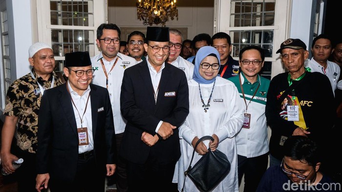 Gaya Anies-Cak Imin Berpeci Jelang Debat Perdana Pilpres 2024 Capres-cawapres Anies Baswedan-Muhaimin Iskandar (Cak Imin) berangkat bersama ke KPU jelang debat perdana. Pasangan AMIN kompak berpeci.