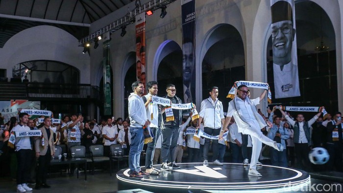 Relawan Generasi Anak Muda Indonesia (GEN-AMIN) menyakan dukungan untuk Anies-Cak Imin. Deklarasi dilakukan di Jakarta, Senin (11/12).