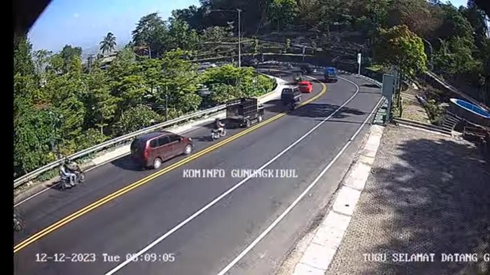 Kondisi lalu lintas di Wonosari Gunungkidul, Selasa (12/12/2023) pukul 08.08 WIB.