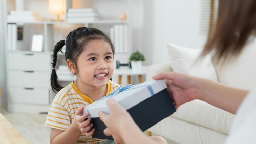 Ilustrasi Rekomendasi Kado Outfit Anak