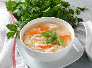 Menu Harian Ramadan 1: Sup Ayam dan Chicken Teriyaki yang Lezat Praktis